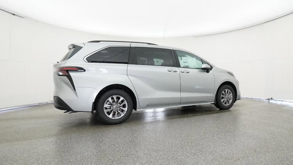 Thumbnail: 2025 Toyota Sienna - 16