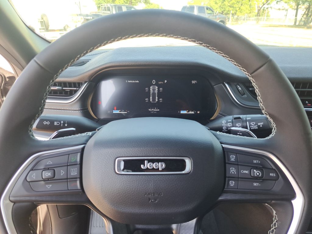 New Car 2025 Jeep Grand Cherokee  Laredo For Sale Under $40,000 In Austin, Texas