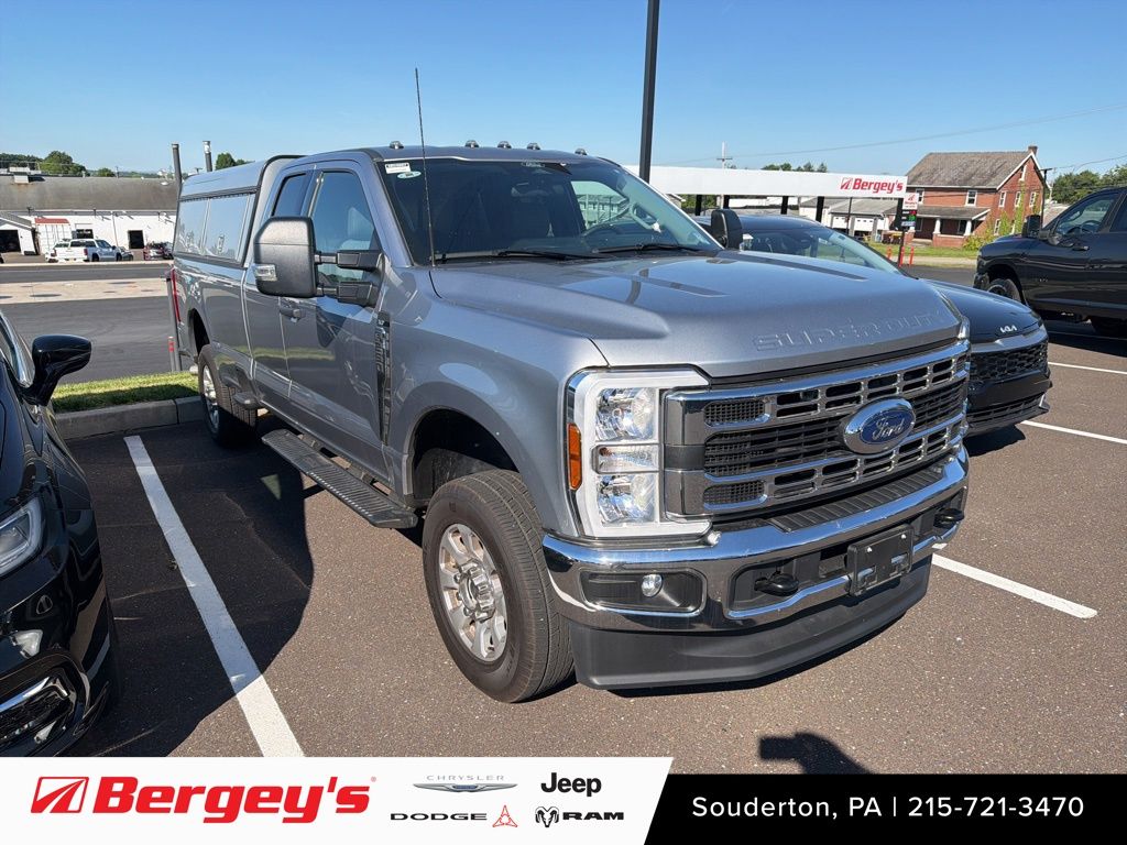 Silver Metallic 2024 Ford F-250 Super Duty XLT Crew Cab 4WD Pickup Truck Four-Wheel Drive Automatic