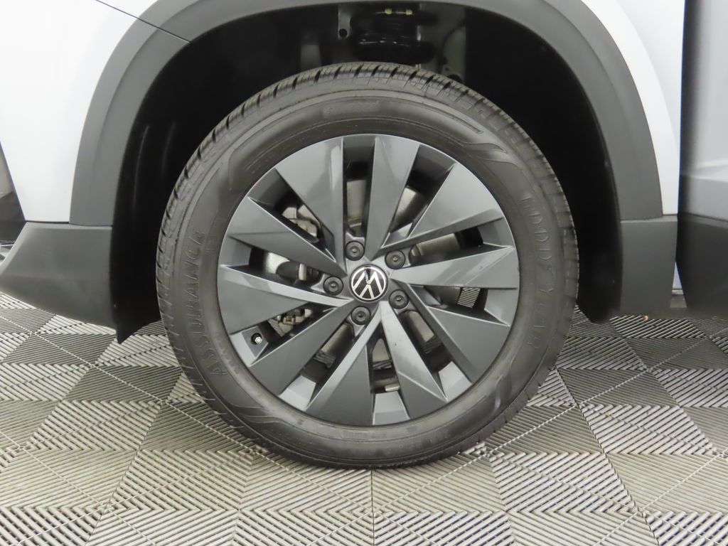 Thumbnail: 2024 Volkswagen Taos - 28