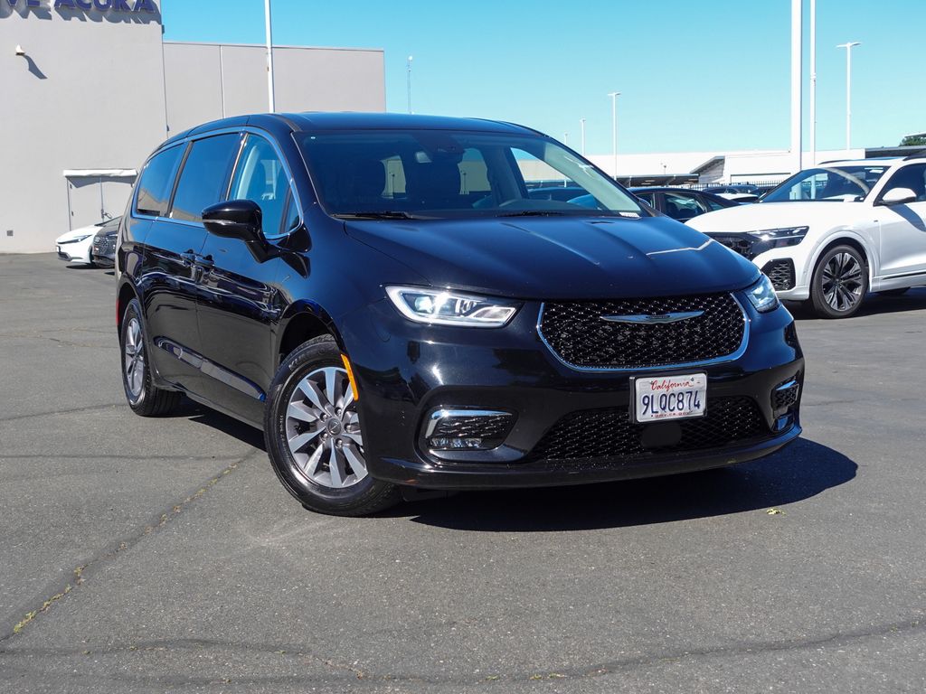 Diamond Black Crystal Pearlcoat 2024 Chrysler Pacifica Hybrid Select FWD Minivan Front-Wheel Drive Continuously Variable Transmission