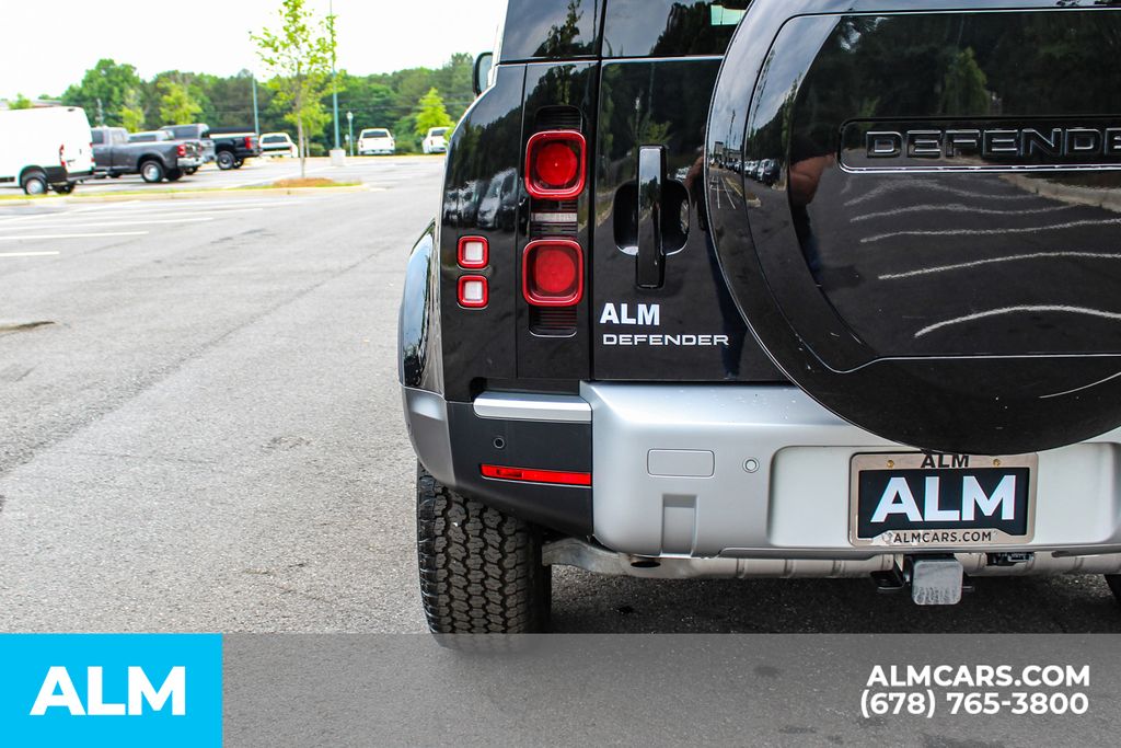 Used 2024 Black Land Rover S image 12