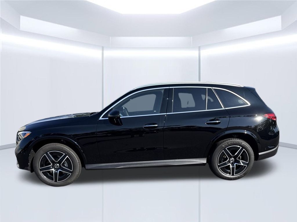 Thumbnail: 2027 Mercedes-Benz GLC - 2
