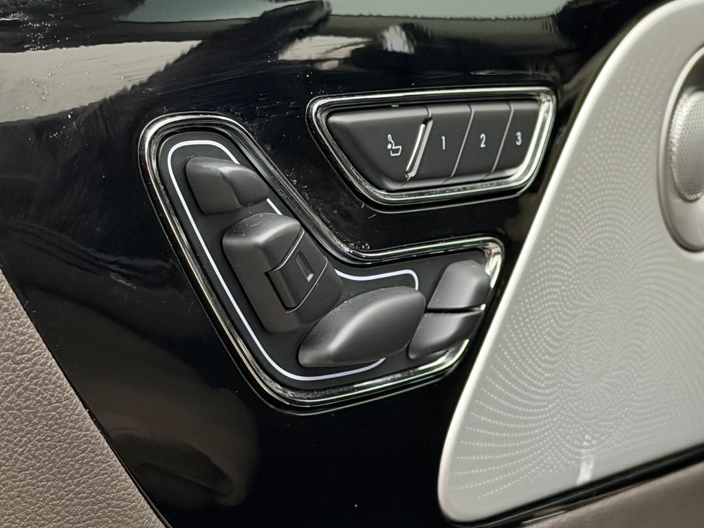 Thumbnail: 2021 Lincoln Aviator - 24