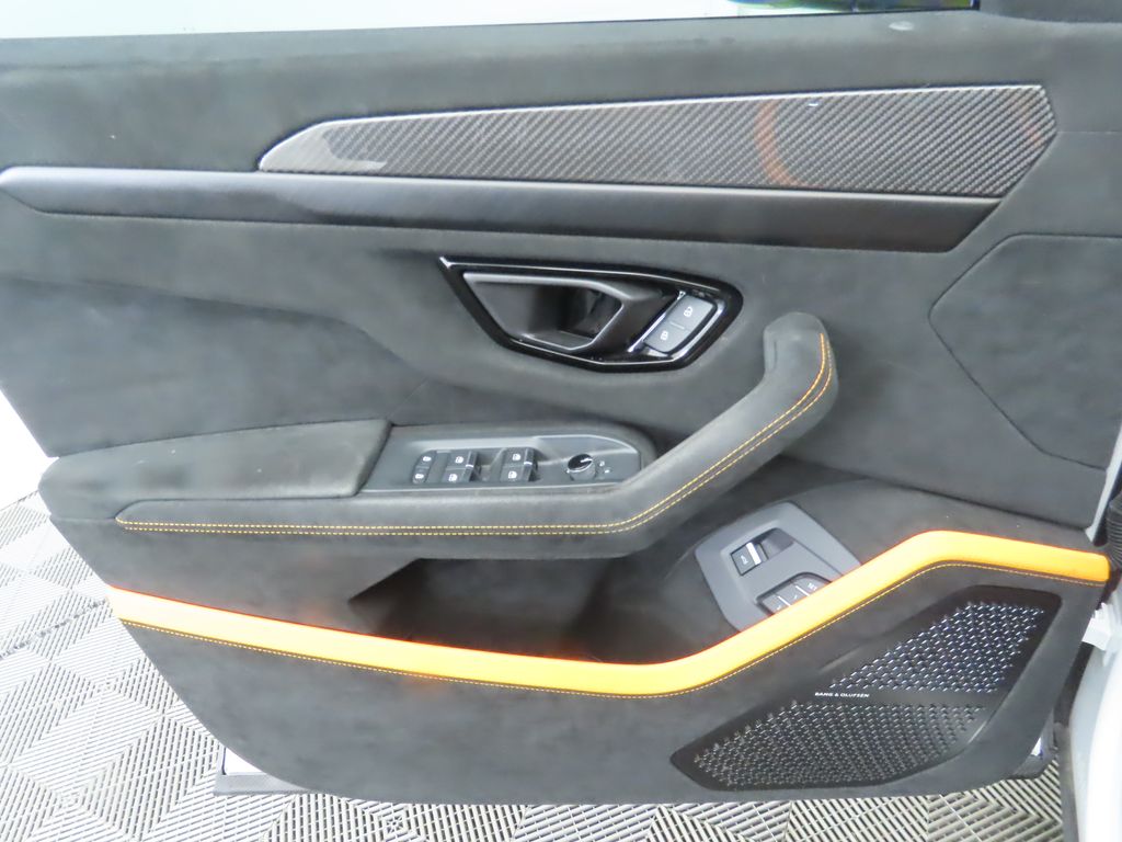 Thumbnail: 2024 Lamborghini Urus - 25