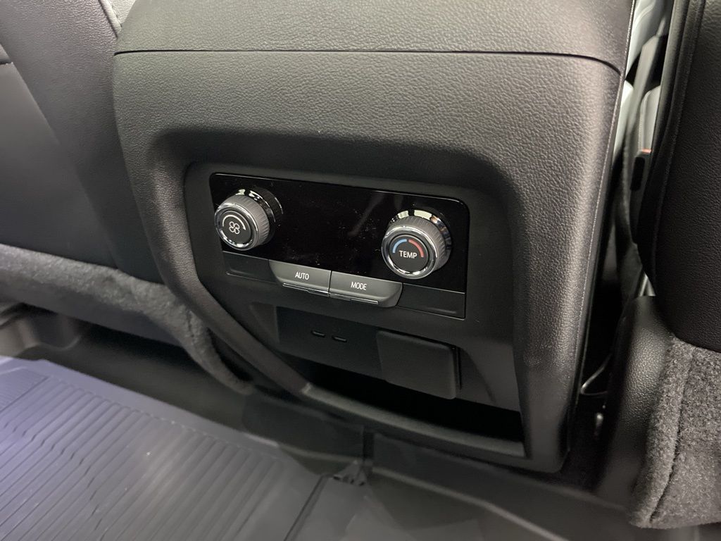 Thumbnail: 2026 Chevrolet Traverse - 18