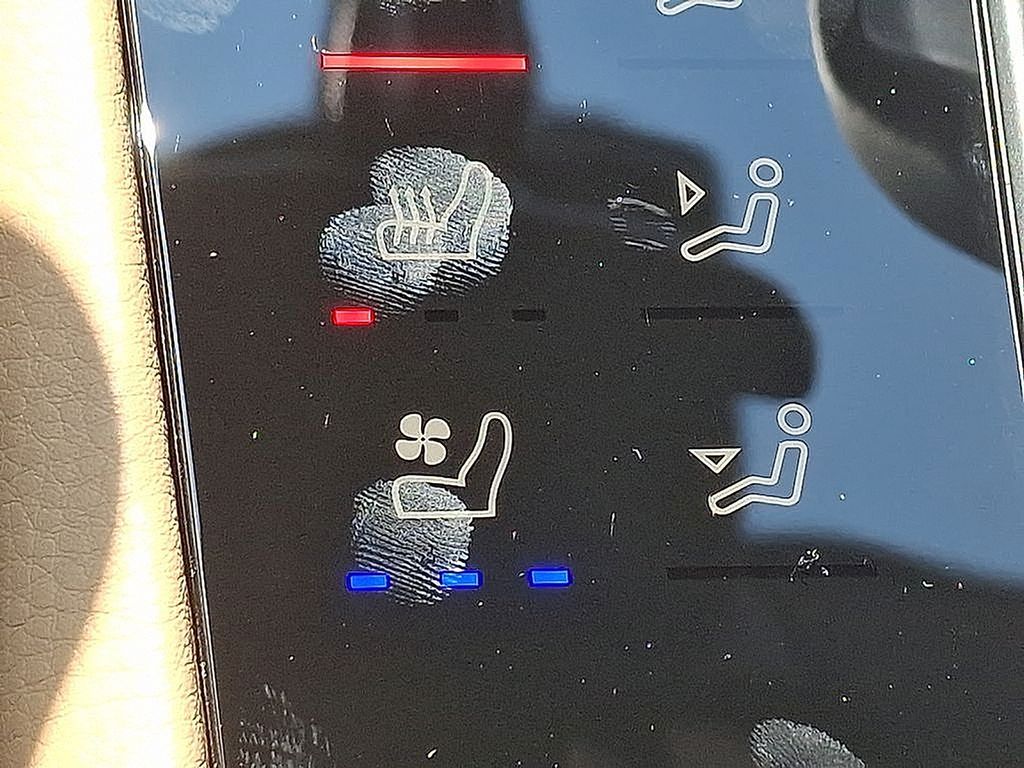 Thumbnail: 2025 Porsche Macan - 24