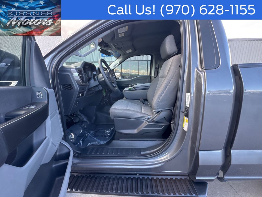 View vehicle photo 4
