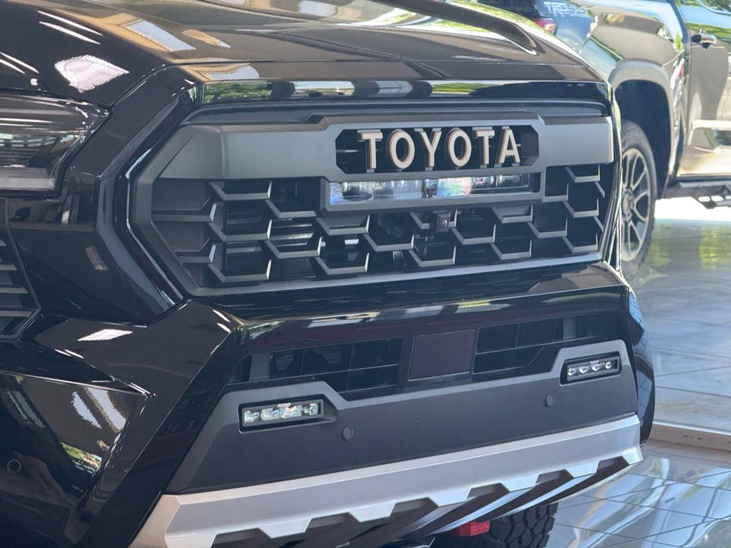 2025 Toyota Tacoma Trailhunter Double Cab photo 4