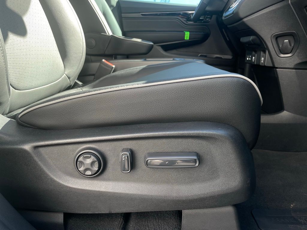 Thumbnail: 2026 Honda Odyssey - 32