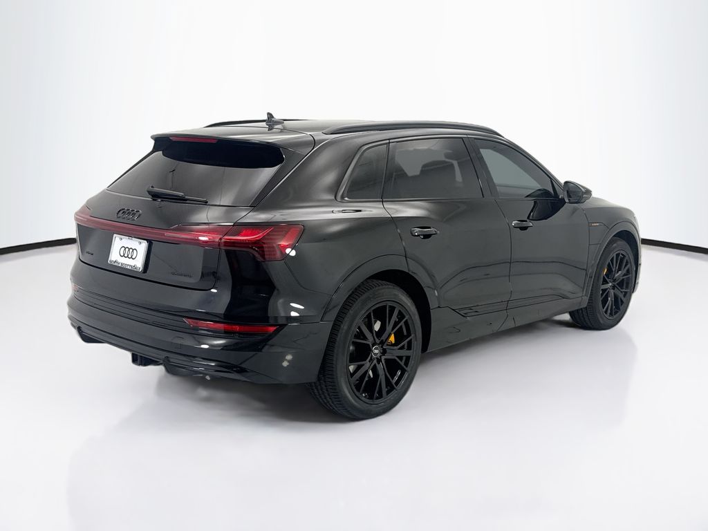 Thumbnail: 2023 Audi e-tron - 5
