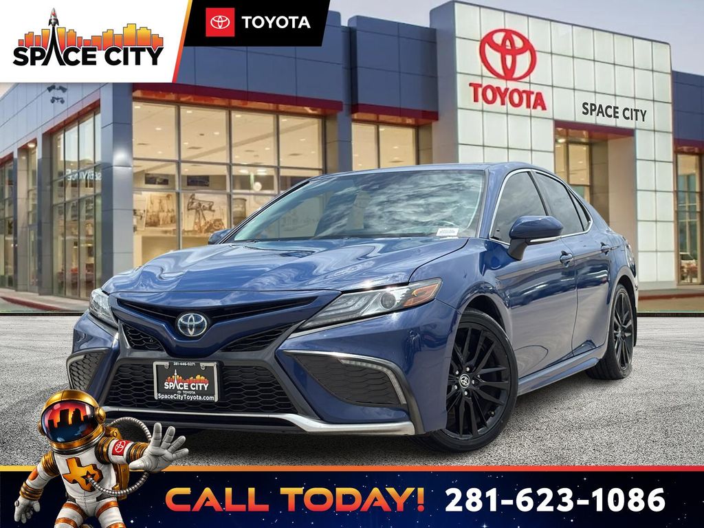 2024 Toyota Camry Hybrid XSE FWD