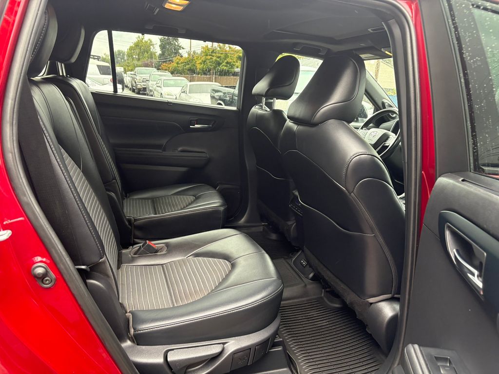 2022 Toyota Highlander XSE