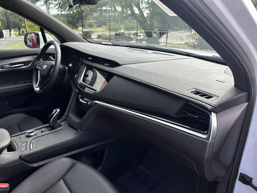Used Car 2025 Cadillac Xt6  Luxury For Sale Under $50,000 In Austin, Texas