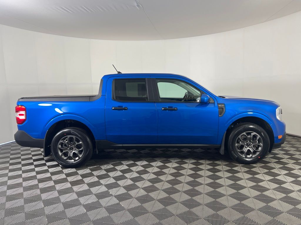 Used 2022 Blue Ford XLT image 5