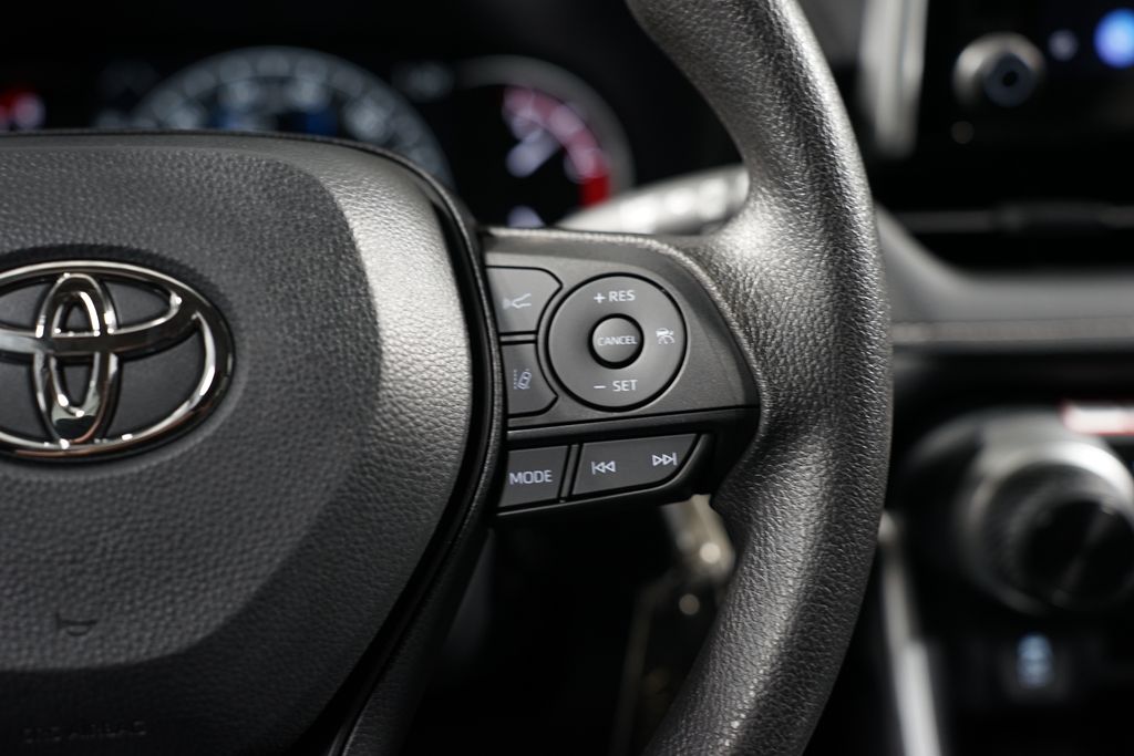 2025 Toyota RAV4 LE 13