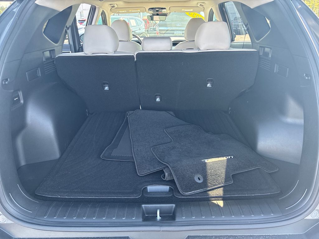 2024 Hyundai Tucson SEL Gray at Bob Ruth Ford