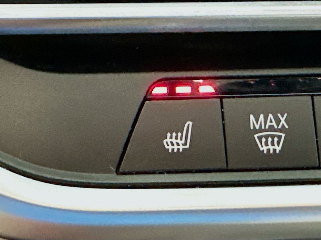 Thumbnail: 2020 BMW X5 - 21