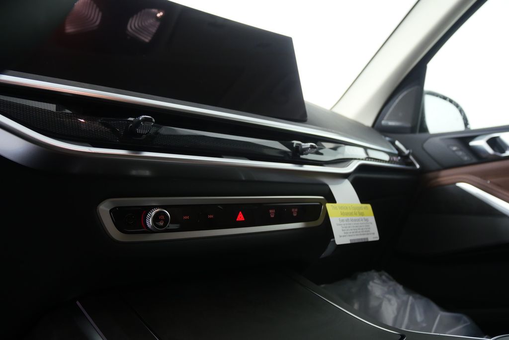 Thumbnail: 2026 BMW X7 - 22