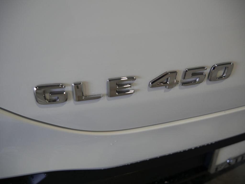 Thumbnail: 2026 Mercedes-Benz GLE - 9