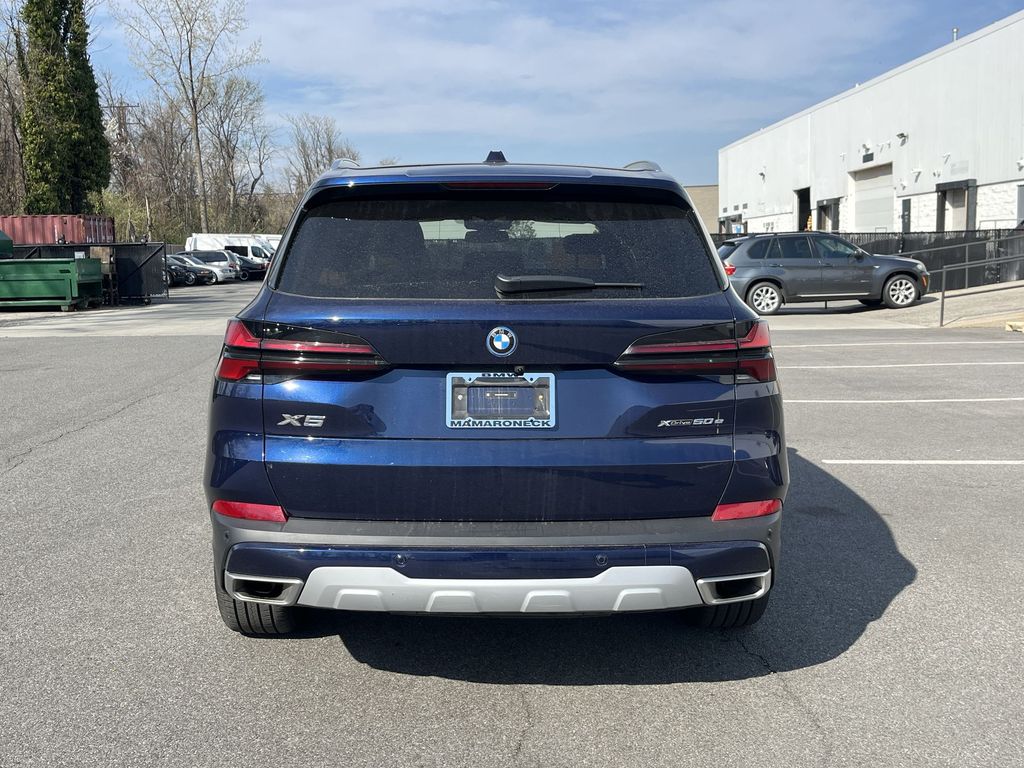 Thumbnail: 2026 BMW X5 - 23