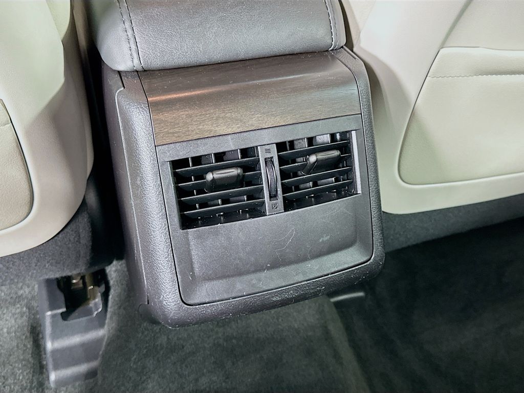 2017 Toyota Avalon Limited 25