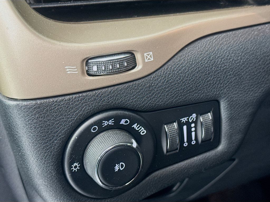 Used Car 2016 Jeep Cherokee  Latitude For Sale Under $12,000 In Austin, Texas