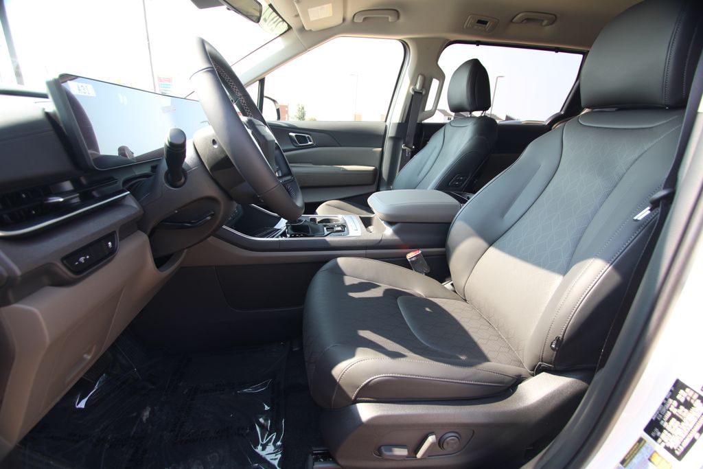 New 2027 Kia Carnival MPV Van