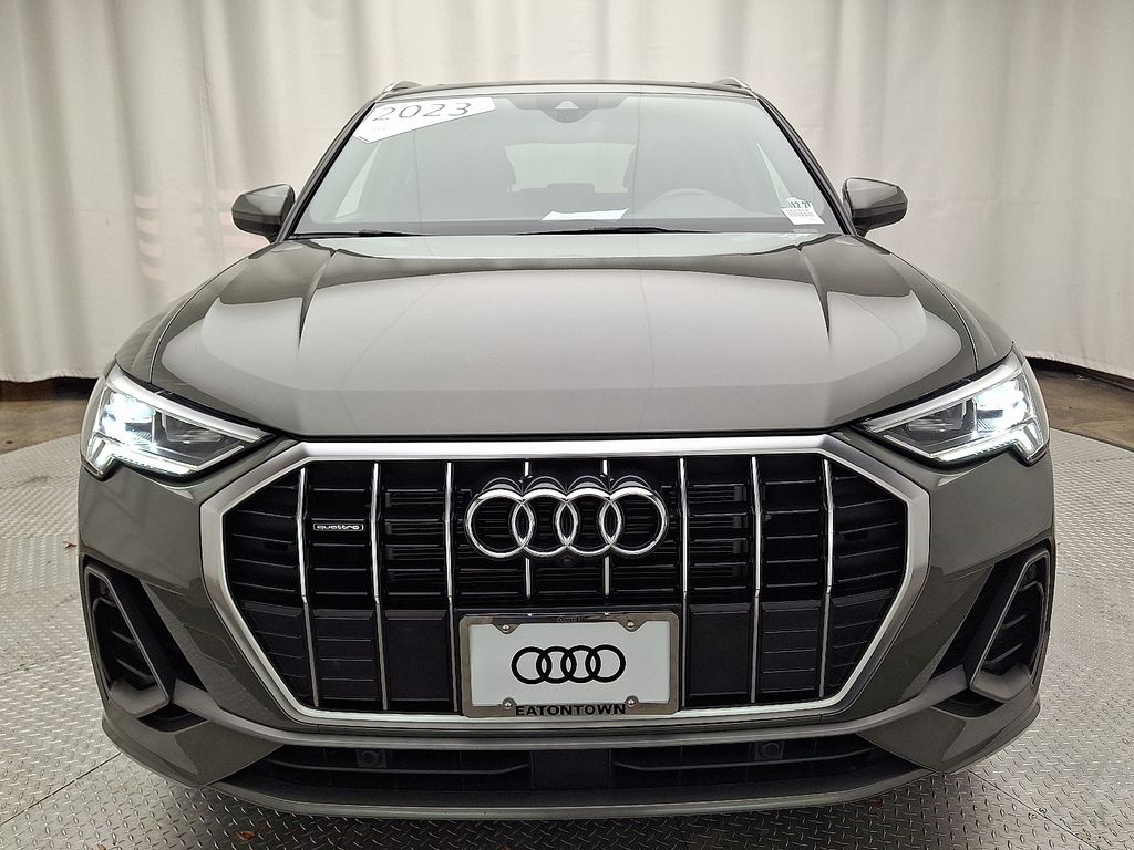 Thumbnail: 2023 Audi Q3 - 2