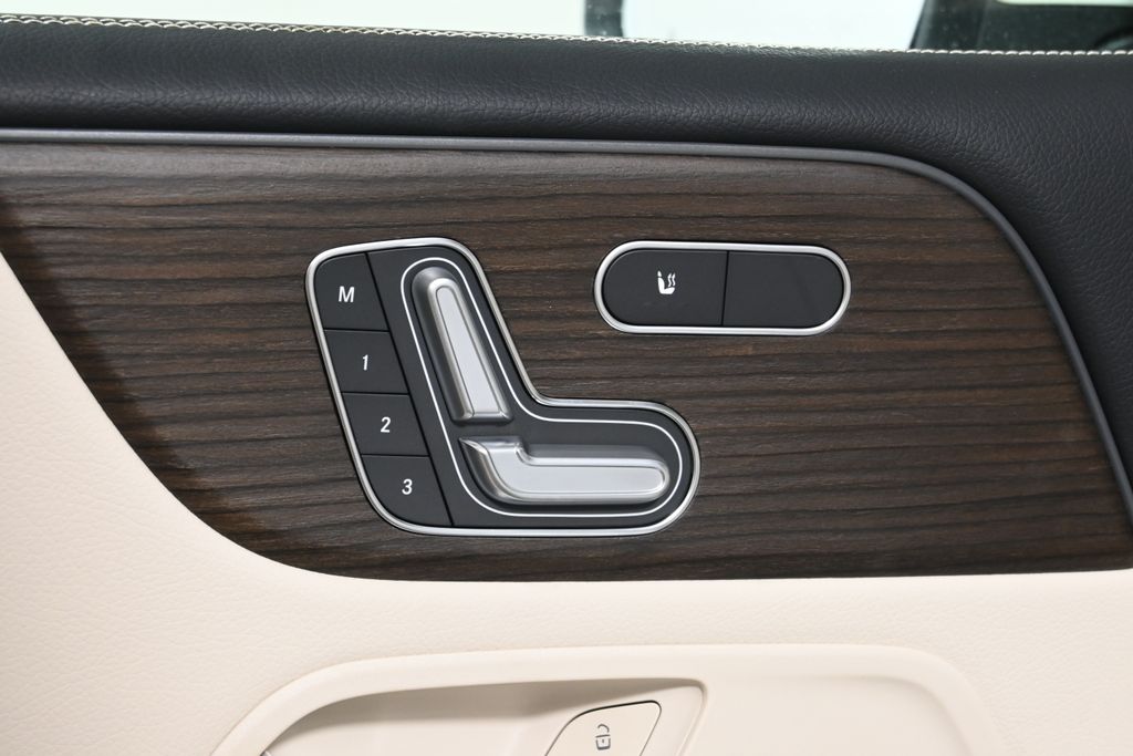 Thumbnail: 2026 Mercedes-Benz GLB - 24