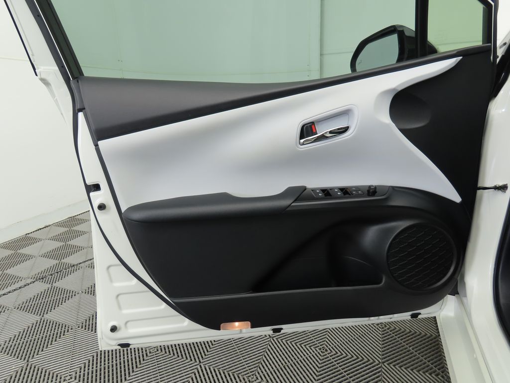 2018 Toyota Prius Four 25