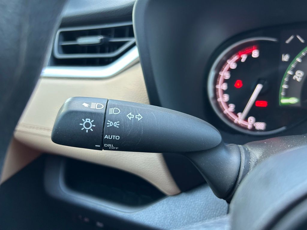 Thumbnail: 2025 Toyota RAV4 - 21