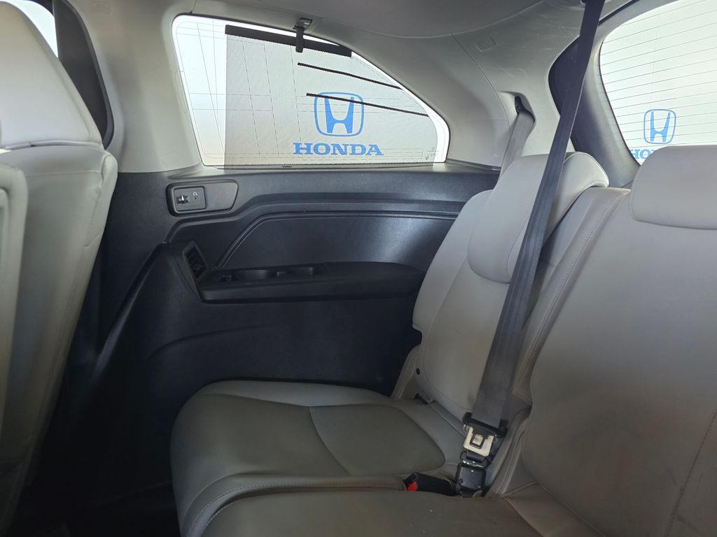 Thumbnail: 2019 Honda Odyssey - 19