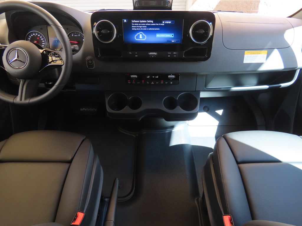 2025 Mercedes-Benz Sprinter 2500 13
