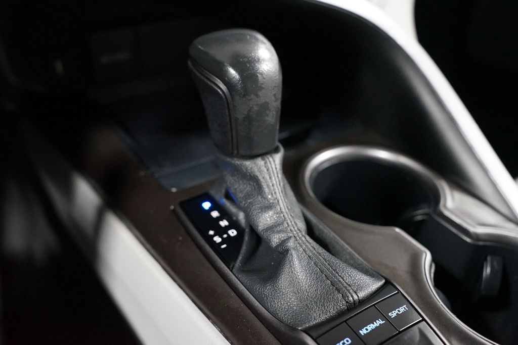 Thumbnail: 2023 Toyota Camry - 21