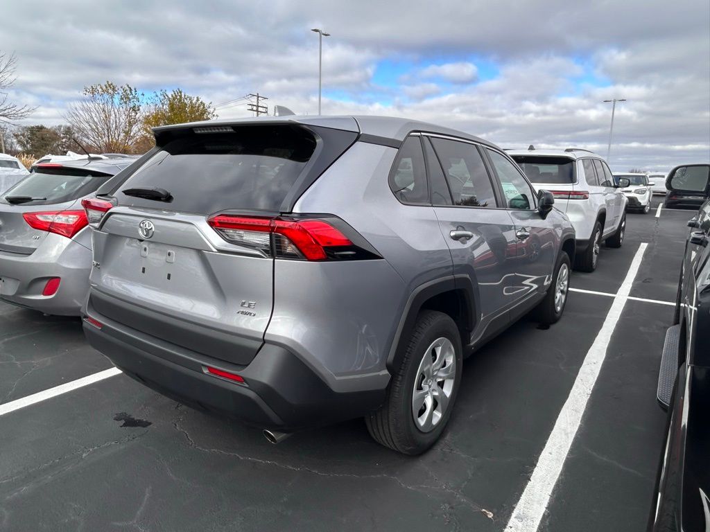 2023 Toyota RAV4 LE 3