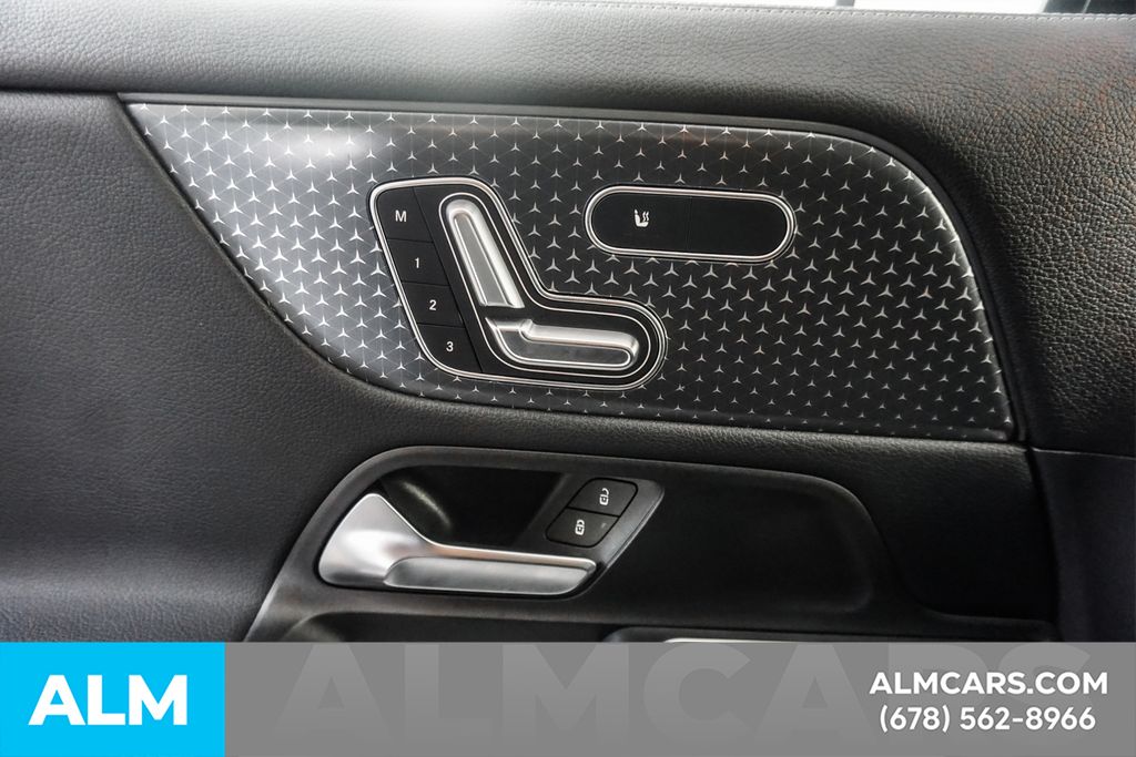 Used 2025 Black Mercedes-Benz GLA 250 image 48