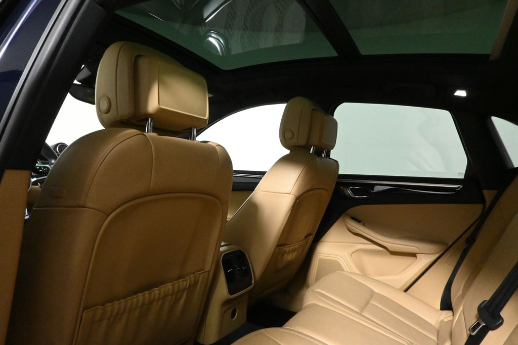 Thumbnail: 2018 Porsche Macan - 31