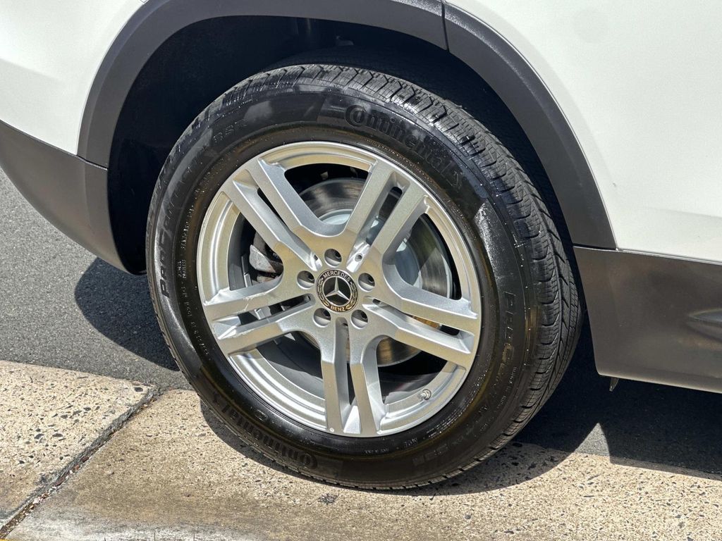 Thumbnail: 2022 Mercedes-Benz GLB - 10