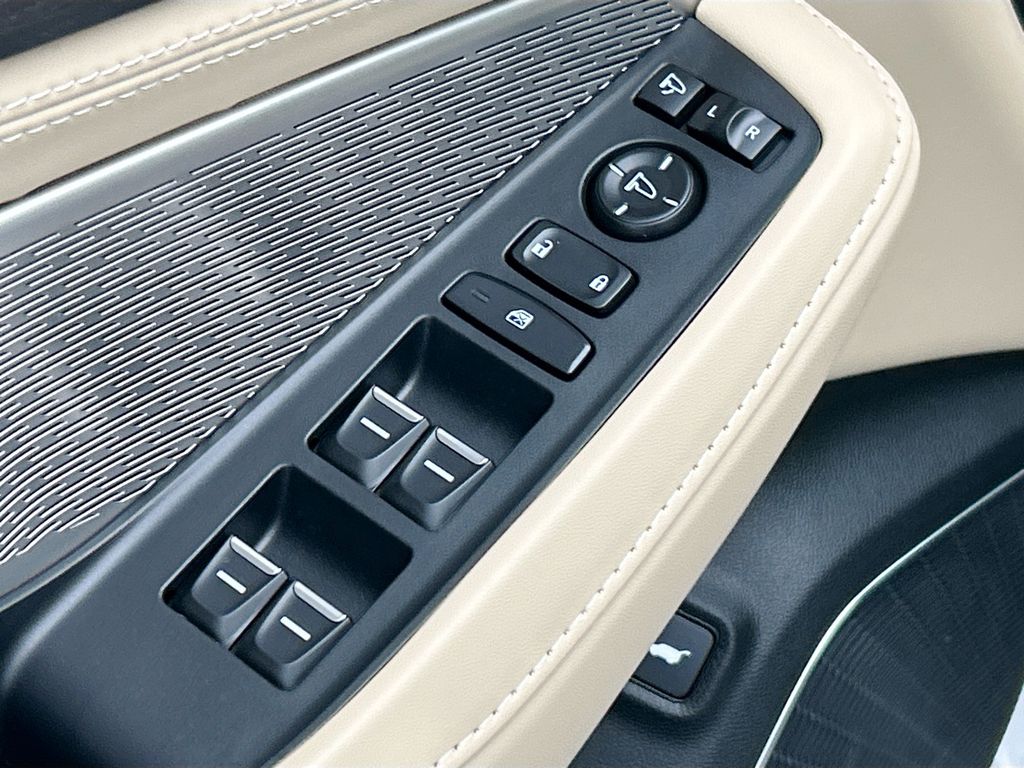 Thumbnail: 2023 Acura MDX - 22