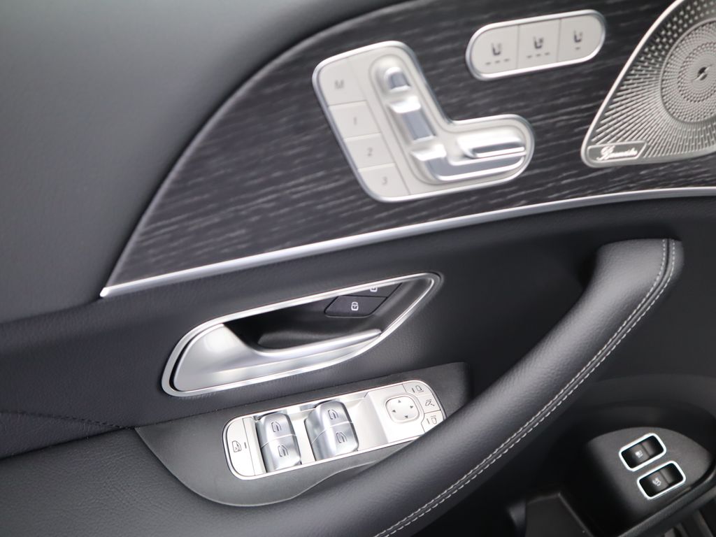 2025 Mercedes-Benz GLE 450 25