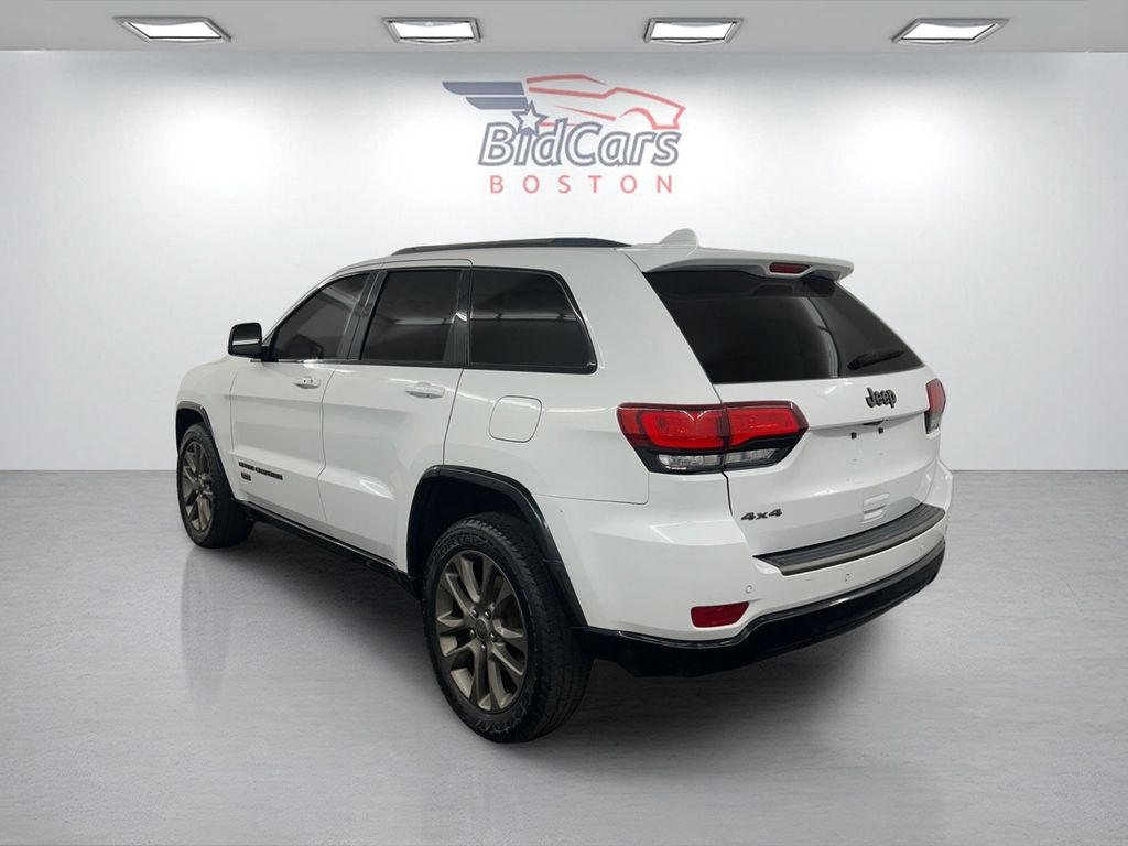 used 2016 Jeep Grand Cherokee car, priced at $17,885