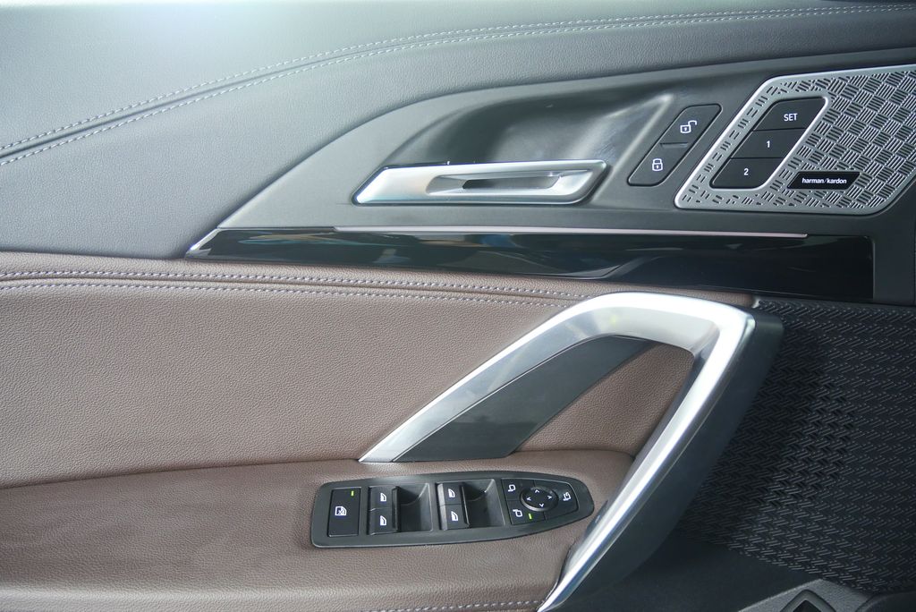 Thumbnail: 2023 BMW X1 - 9