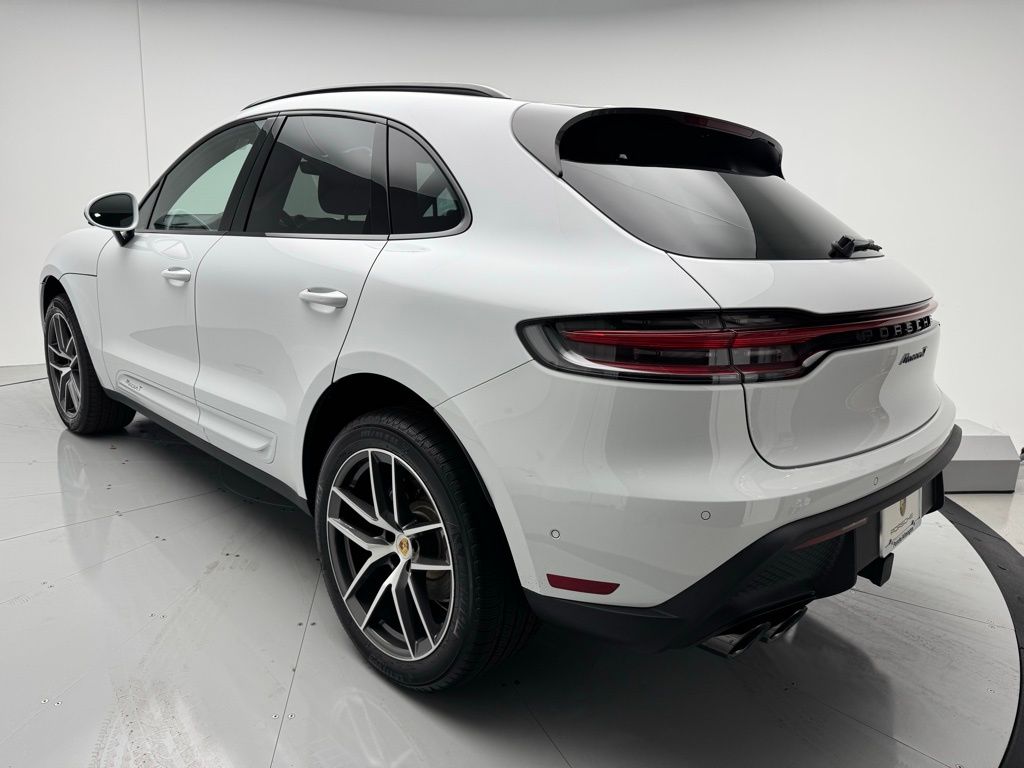 2024 Porsche Macan T 3