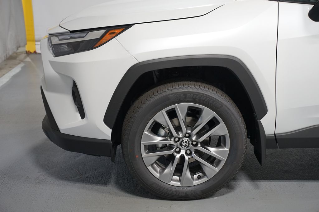 Thumbnail: 2025 Toyota RAV4 - 5