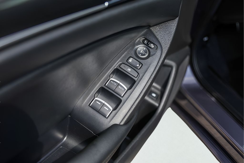 Used Car 2020 Honda Accord  Sport For Sale Under $25,000 In Austin, Texas