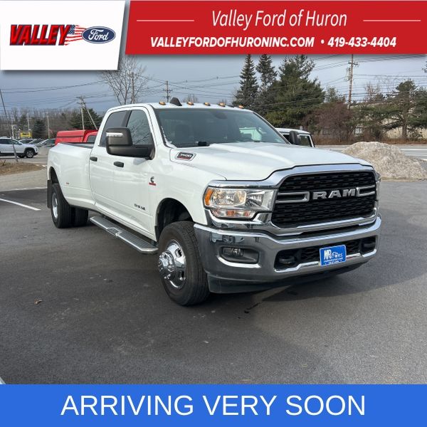 Bright White Clearcoat 2023 RAM 3500 Big Horn Crew Cab LB DRW 4WD Pickup Truck Four-Wheel Drive 6-Speed Automatic