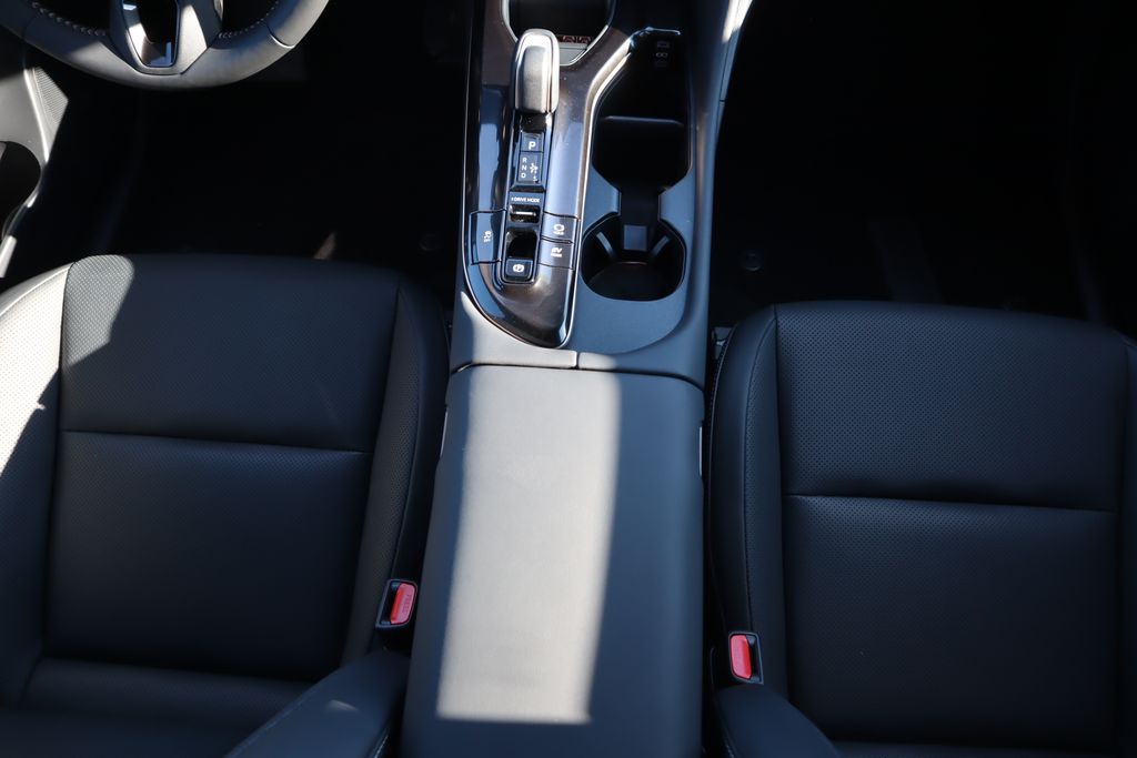 Thumbnail: 2025 Toyota Crown Signia - 16