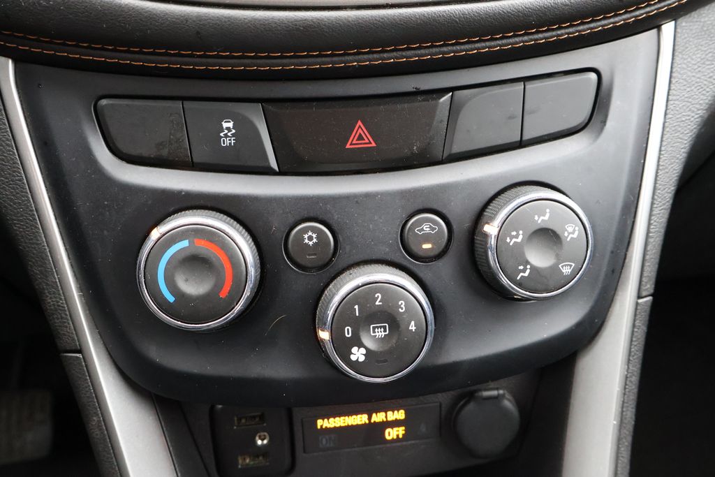 Thumbnail: 2019 Chevrolet Trax - 24
