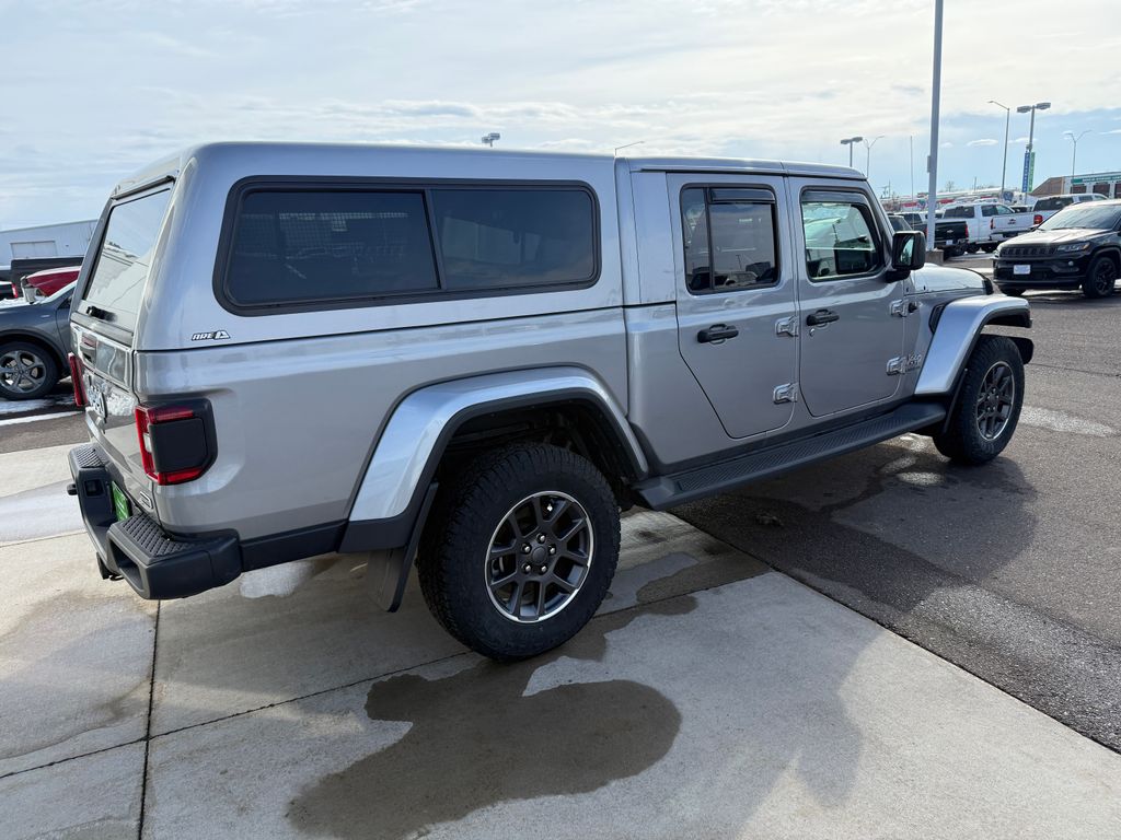 Certified Used 2020 Silver Jeep Overland image 9